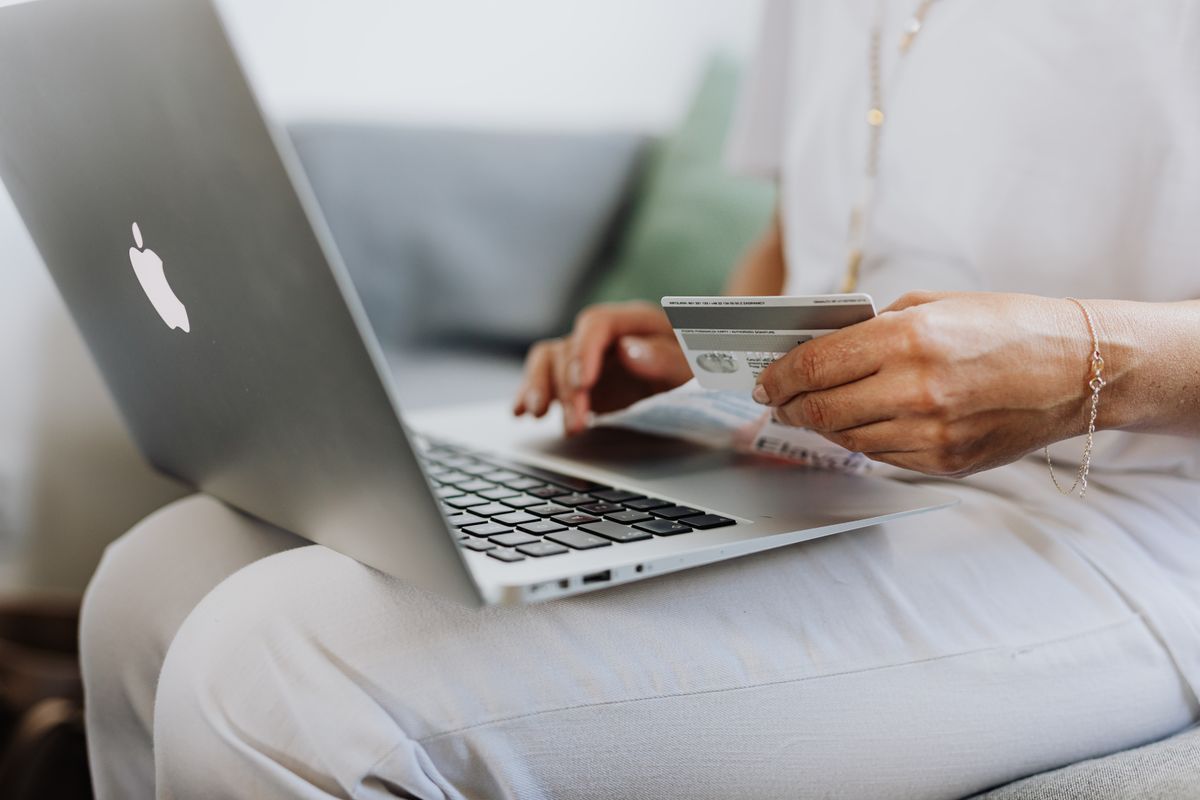 Paying from a laptop with a card